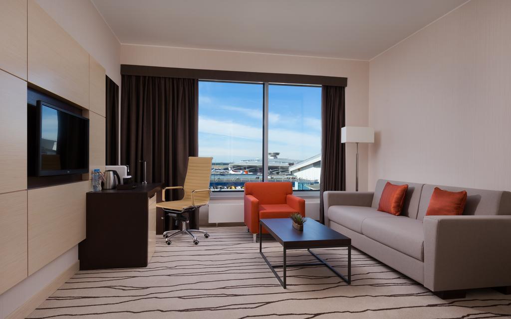 Отель Double Tree by Hilton Moscow Vnukovo Airport