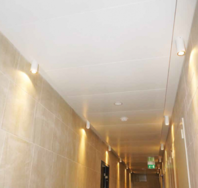 Прямоугольные металлические потолочные панели HOOK ON CR 300 для коридора