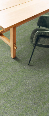 Ковровая плитка Innovflor Universe 201L 0.25*1.00 м 100% ПОЛИАМИД Solution dyed Зеленый
